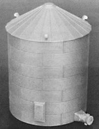 Rix Products 304 HO Scale 33' Corrugated Grain Bin With Peaked Top Kit