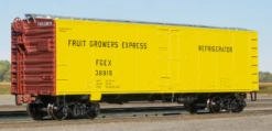 ScaleTrains Kit Classics 1252 40' Steel Reefer Fruit Growers Express FGEX 38947