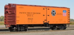ScaleTrains Kit Classics 1258 40' Steel Reefer SP/UP PFE 67046