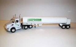 Trucks N Stuff TNS053 HO Scale Peterbuilt 579 With Praxair Cryogenic Tank Trailer