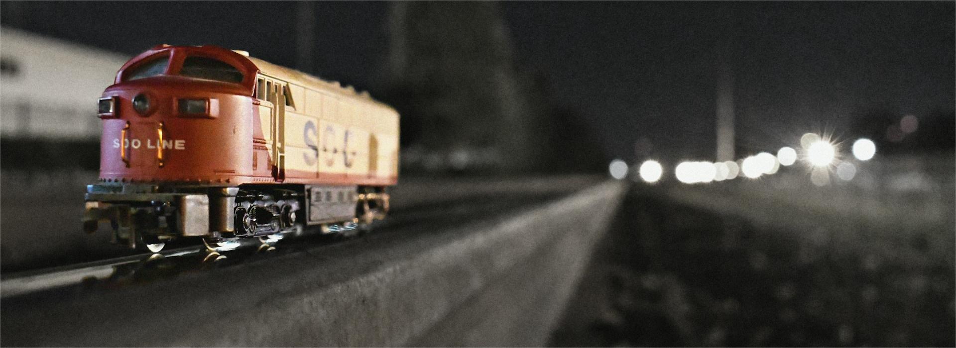 Model Train Toys Shop -Model Train Toys Shop dave solce WiLrnNRk2D4 unsplash