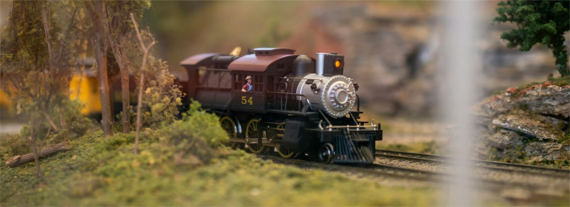 Model Train Toys Shop -Model Train Toys Shop elijah mears YnQJMaeNflQ unsplash